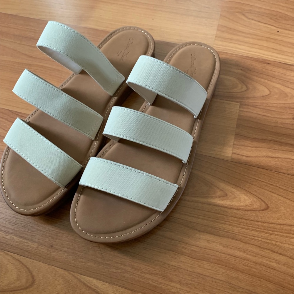Like New Universal Thread Strappy Slides - image 1